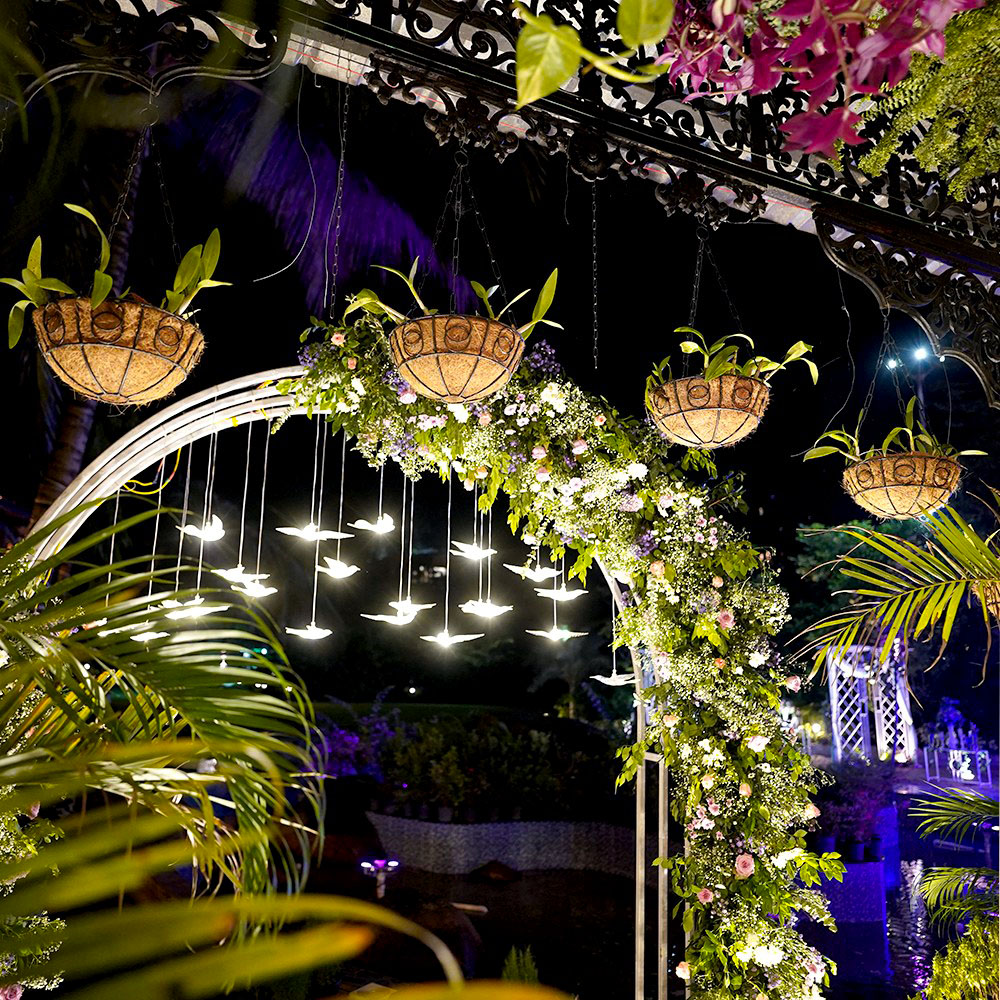 Elegant wedding table setting at Mayfair